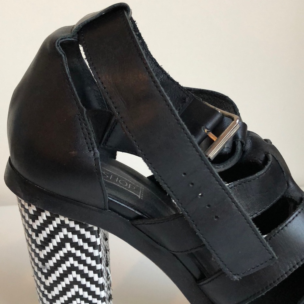 Black Heels With Pattern - image 6
